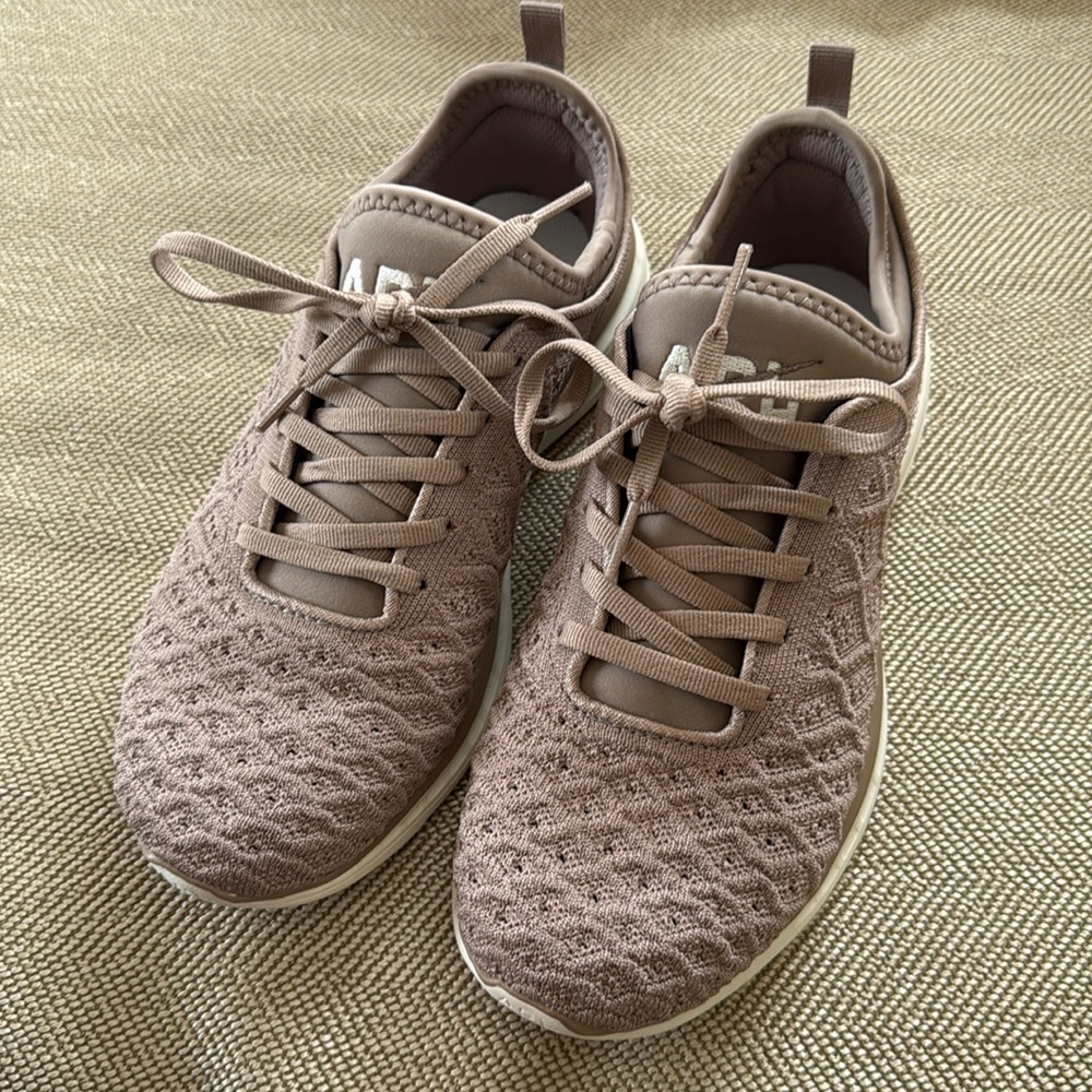 APL Techloom Phantom Sneakers Women's Size 7.5